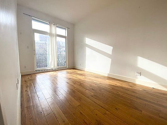 4th image of 73 Montrose Ave APT 5H