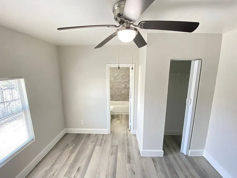 812 W Livingston St #A — Photo 18