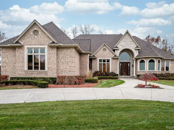 6532 Pond Dr, Washington, MI 48094