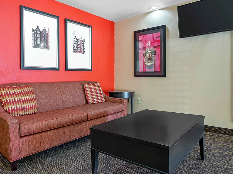 Lobby and Guest Check-in