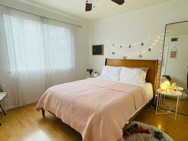 913 W Lynn St #4 — Photo 4