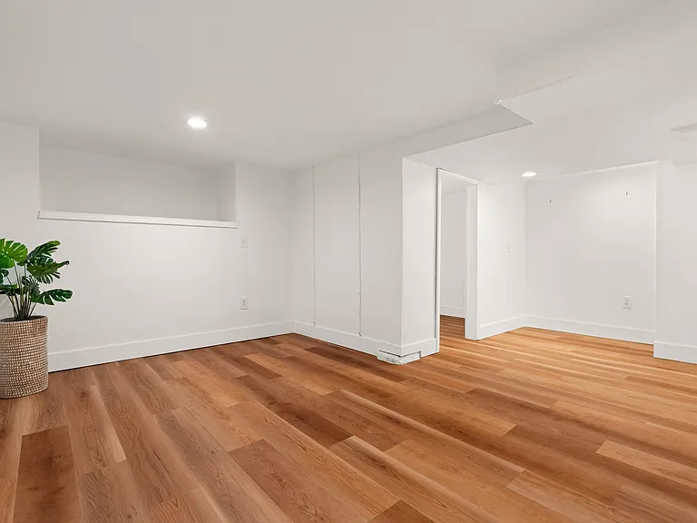 712 S 58th St — Photo 14