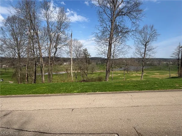 Woodridge Dr, Mineral Wells, WV 26150