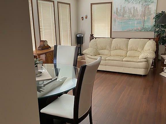 4th image of 139 Summerfeldt Dr