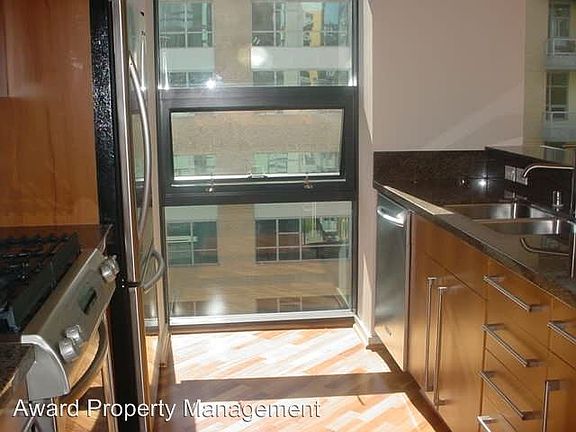 4th image of 350 11th Ave Unit 516