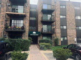 8970 N Parkside Ave APT 304, Des Plaines, IL 60016