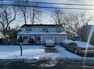 27 Quail Run, Massapequa, NY 11758