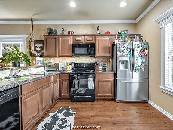 5th image of 2481 Horse Shoe Dr
