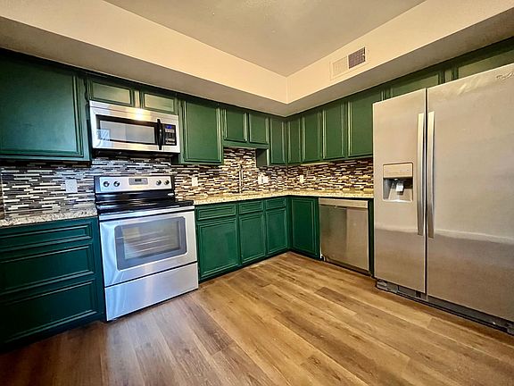 4th image of 2617 Grant St #C