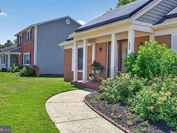 3rd image of 203 Countryside Ln