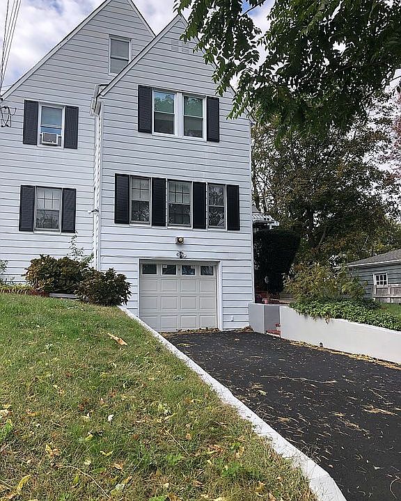 2nd image of 304 Glenbrook Rd