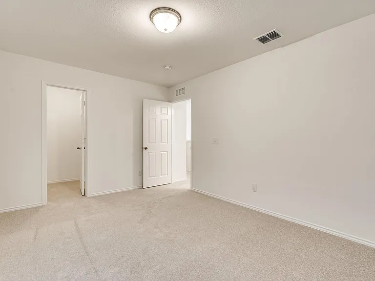 16025 Malaya St — Photo 15