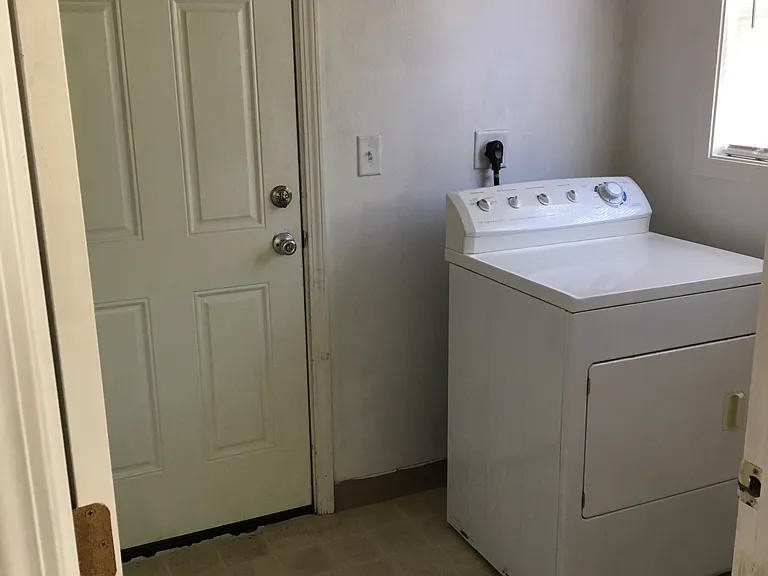 9221 SE Schiller St — Photo 10