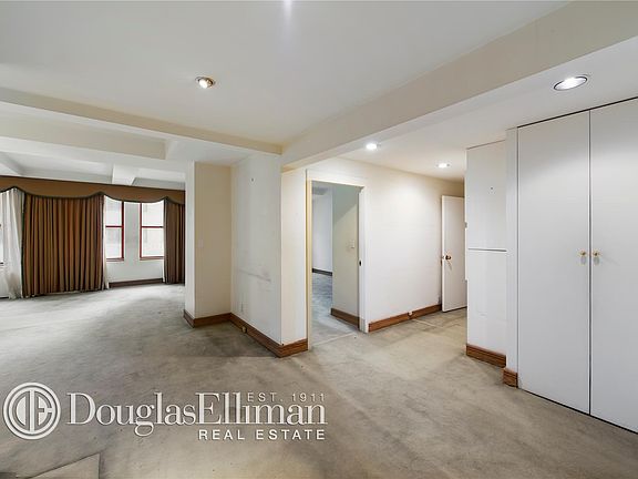 3rd image of 40-44 E 61st St #5C