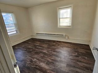 701 N 2nd Ave E APT 1, Newton, IA 50208