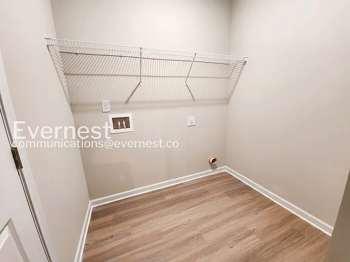 118 Culver St — Photo 13