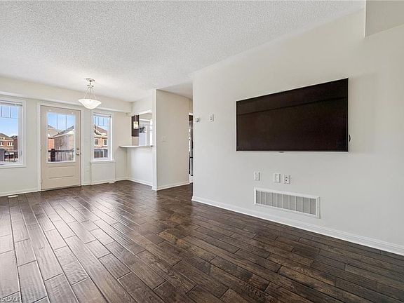 5th image of 20 Deancrest Rd