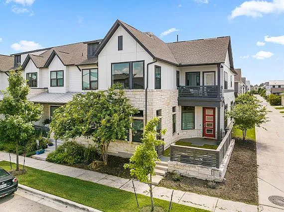 4322 Stromquist St — Photo 1