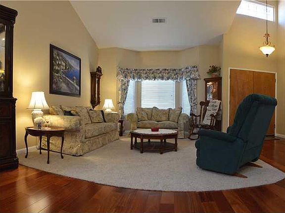 4th image of 1373 Beringer Ln