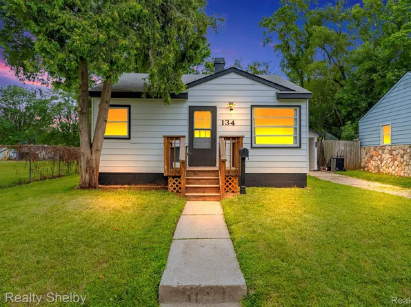 134 W Fairmount Ave, Pontiac, MI 48340