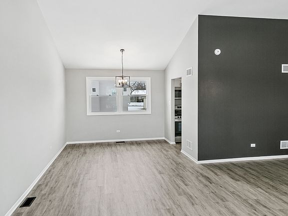 3rd image of 1222 Harvest Ln