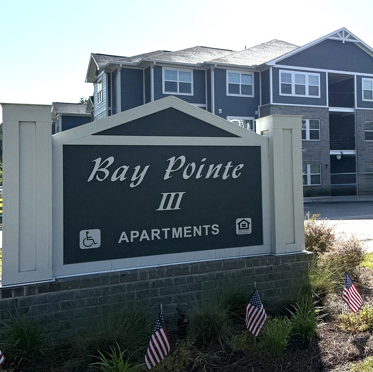 Building Photo - Bay Pointe III