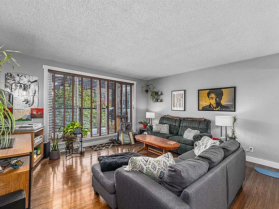 5th image of 1908 S 28th Ave SW #301