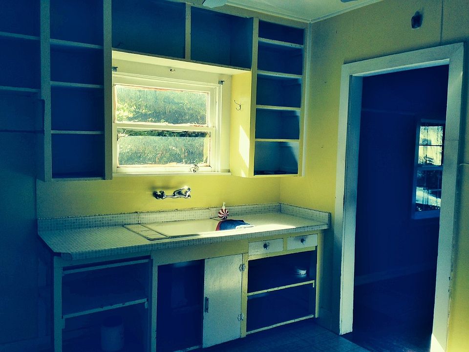 2nd image of 616 E Broad St
