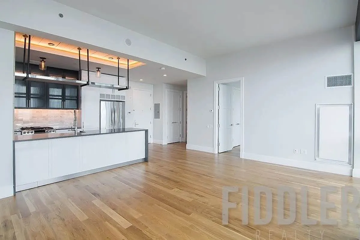 44-41 Purves Street — Photo 1