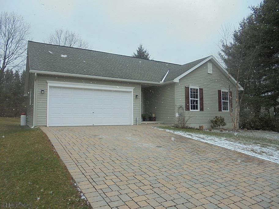 1st image of 168 Playhouse Ln