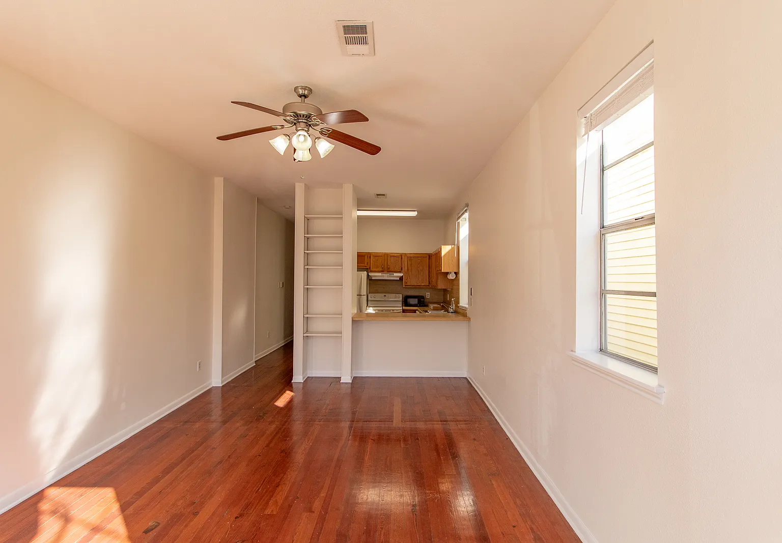 2 bed, 876 sqft, $1,400 — Photo 4