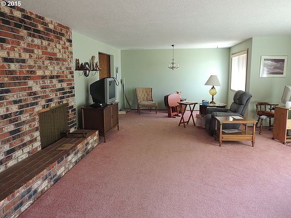 3rd image of 15022 SE Brightwood Ave