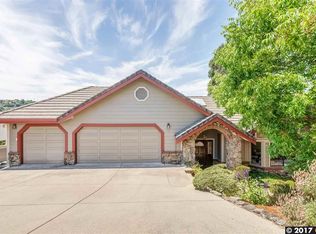 12 Crestview Ct, Orinda, CA 94563