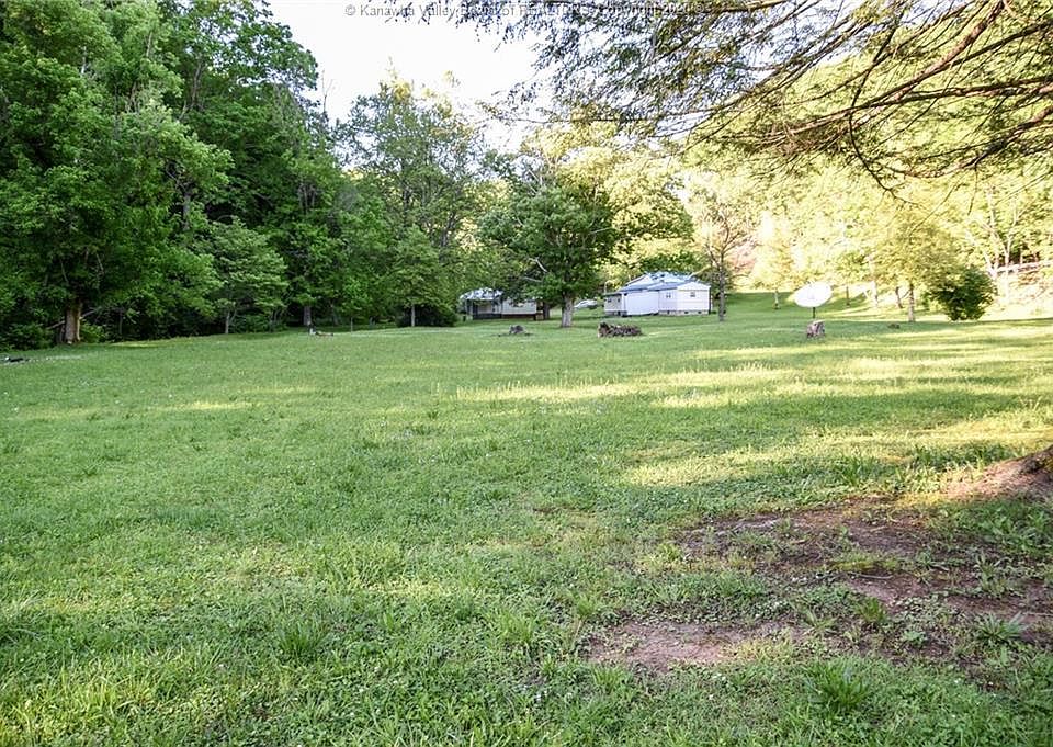 2nd image of 2 Lazy Ridge Rd