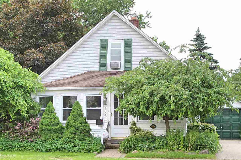 323 Woodward Ave photo 1