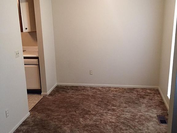 4th image of 6883 Emerald Ave