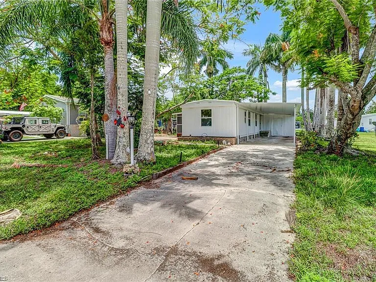 120 Grassy Key Ln #38 — Photo 2