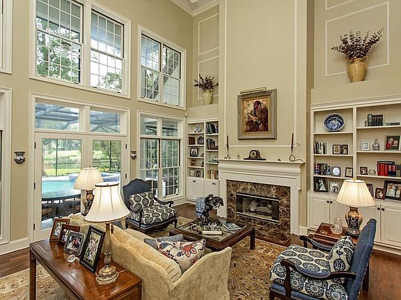 005_Living Room
