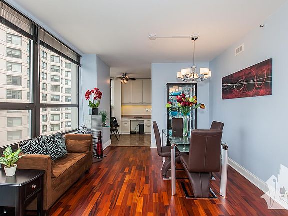 4th image of 410 E Ohio St #40774