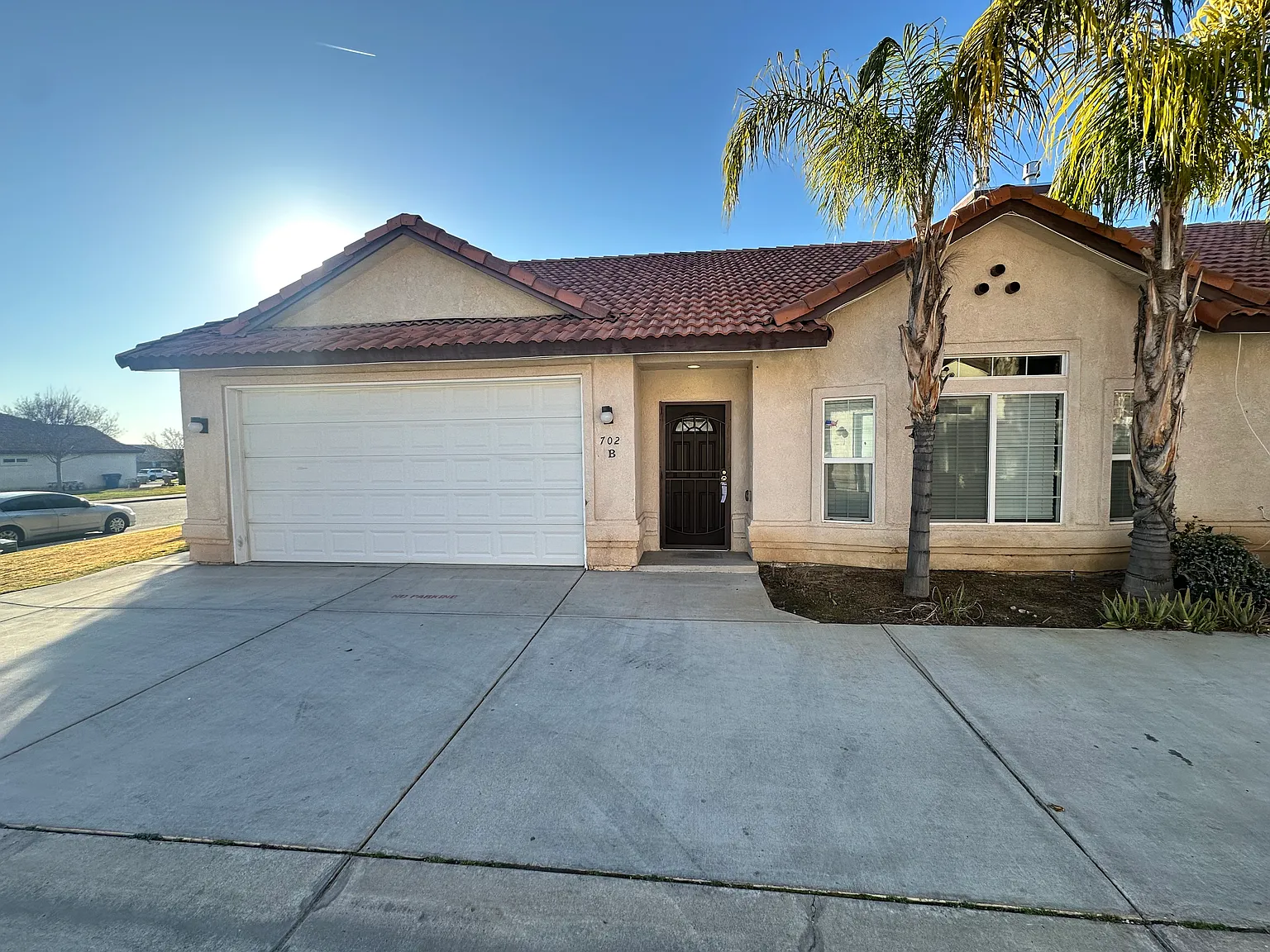 3 bed, $1,900 — Photo 1