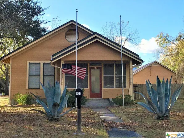 520 S Pecan Ave, Luling, TX 78648