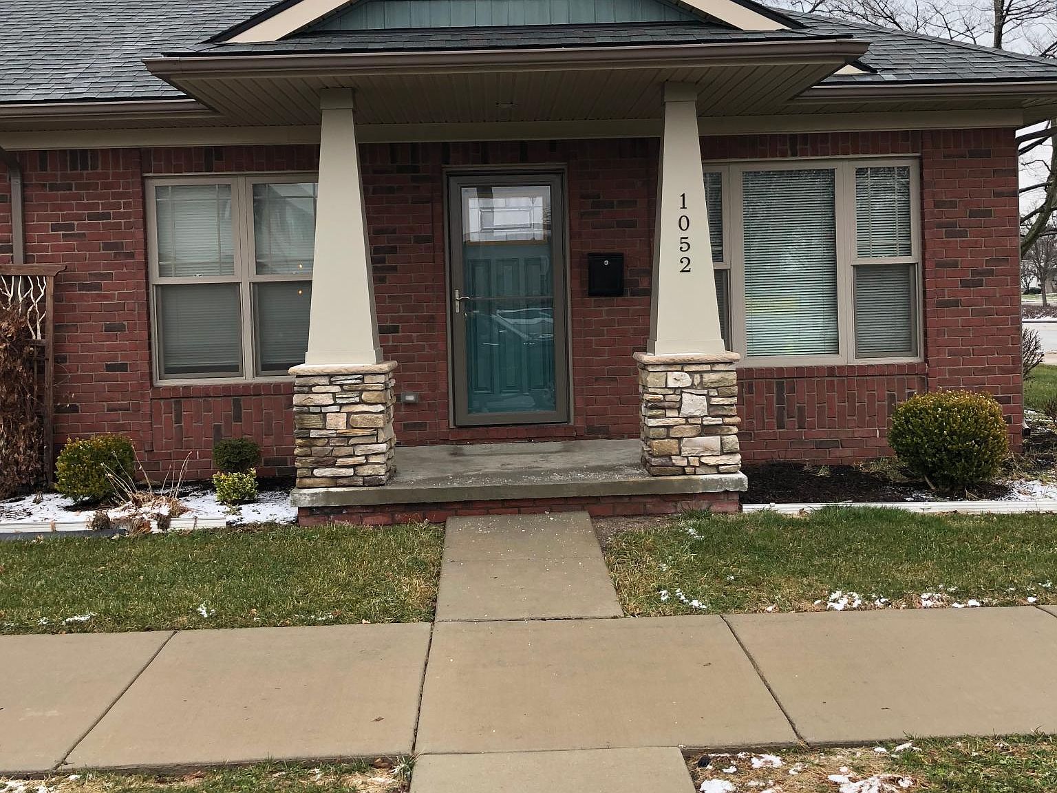 1052 Eureka Rd 1052, Wyandotte, MI 48192 Zillow
