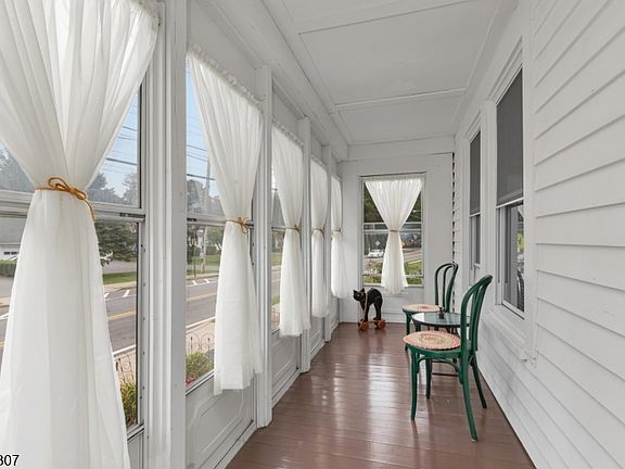 3rd image of 118 Claremont Rd