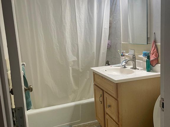 4th image of 215 Rock St APT J5