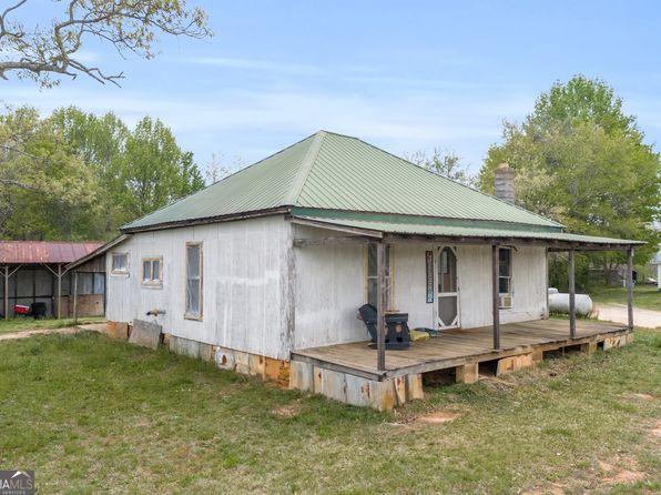 3133 Pea Ridge Rd, Cornelia, GA 30531