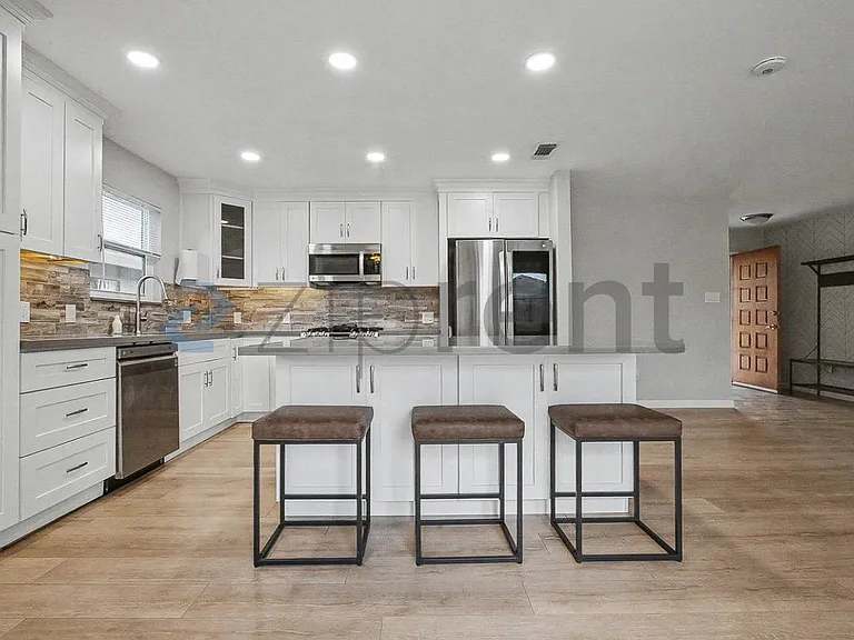 2307 N Cirby Way — Photo 12