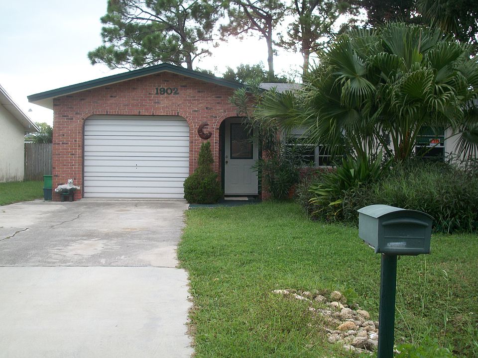 One car garage