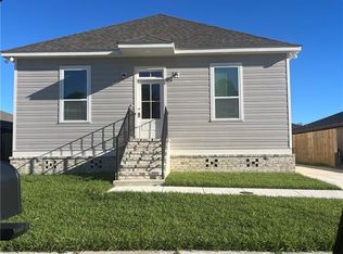 8531 Deerfield Dr, Chalmette, LA 70043