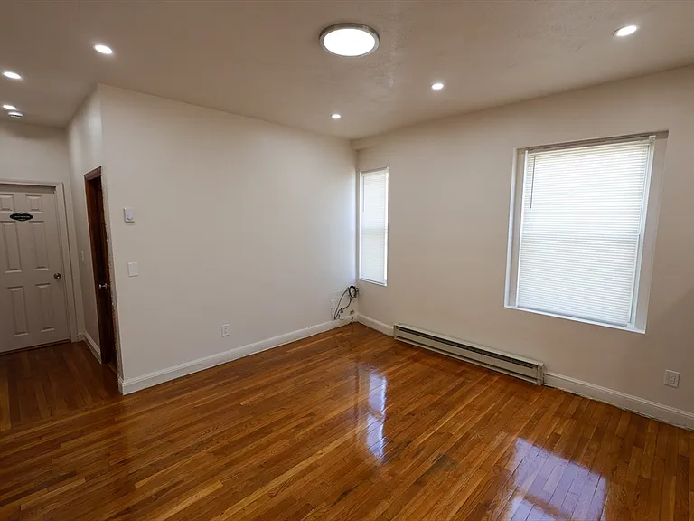 1 Kenilworth St #2 — Photo 6