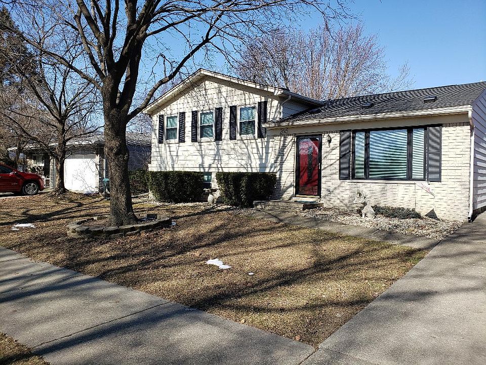 1st image of 2615 Trailwood Dr